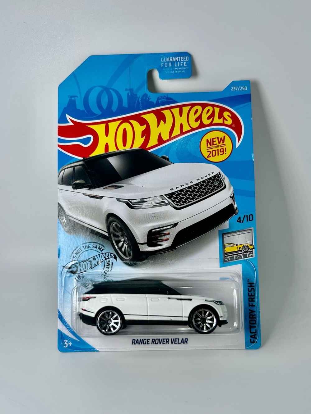 Hot Wheels Factory Fresh Range Rover Velar White 2019 Kroger Exclusive NEW 4/10